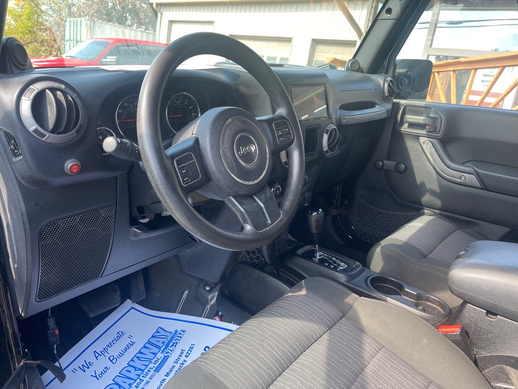 2012 Jeep Wrangler Image 12