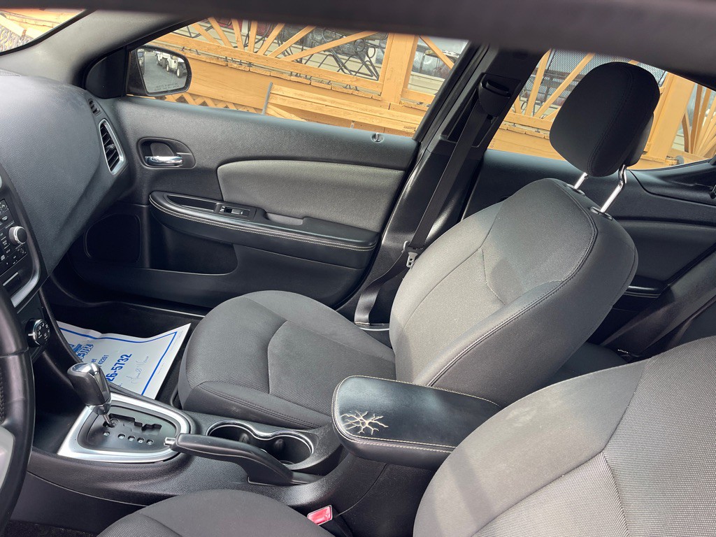 2014 Dodge Avenger Image 10