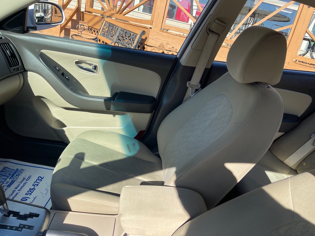 2010 Hyundai Elantra Image 11