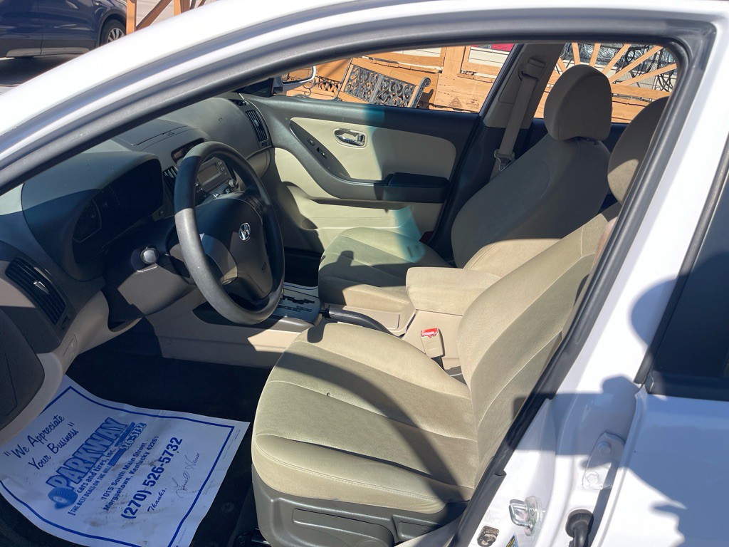 2010 Hyundai Elantra Image 12