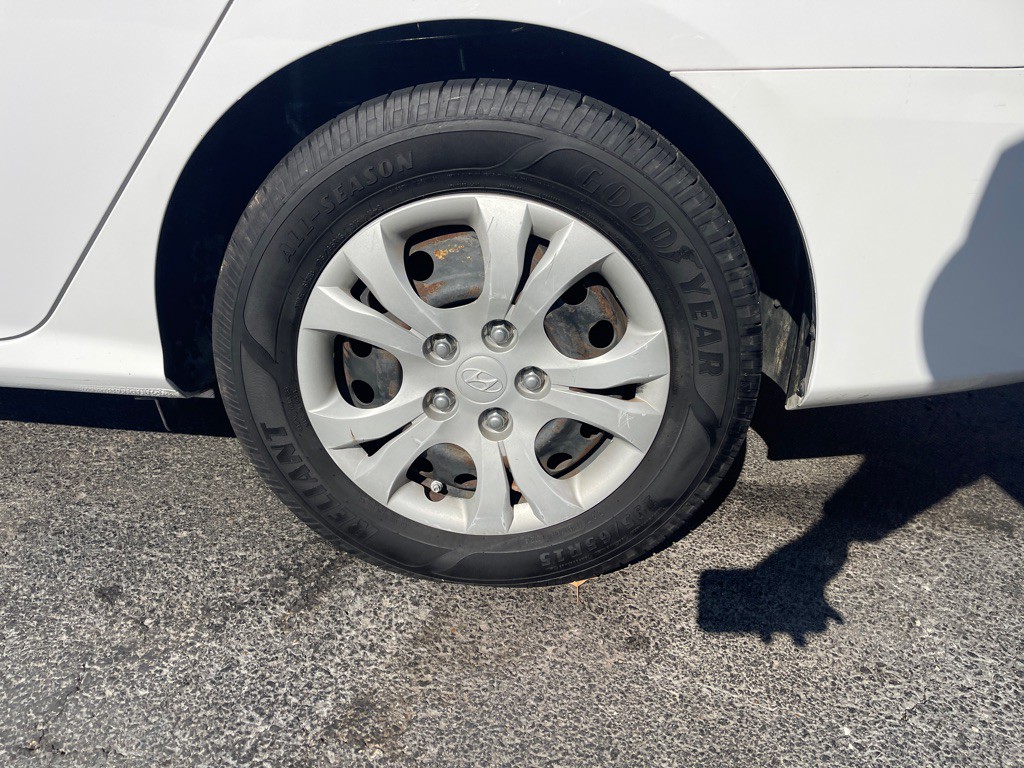 2010 Hyundai Elantra Image 14