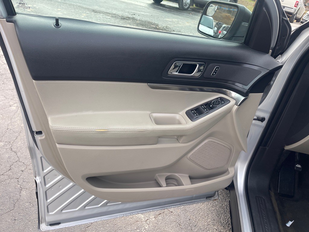 2013 Ford Explorer Image 9