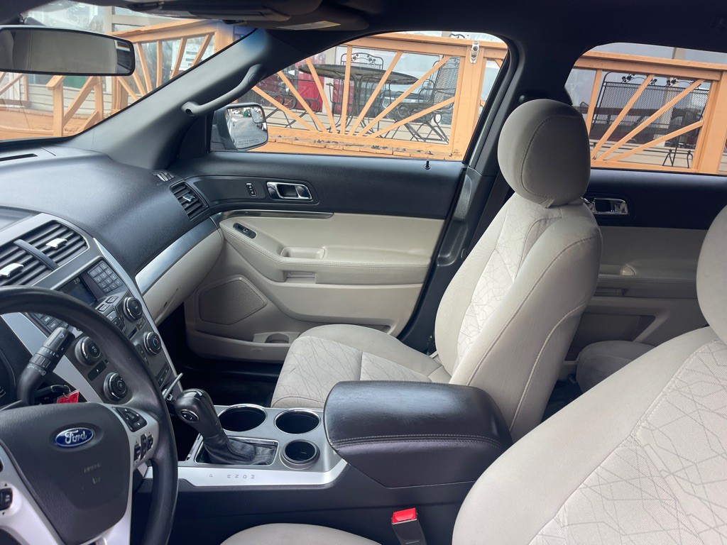 2013 Ford Explorer Image 10