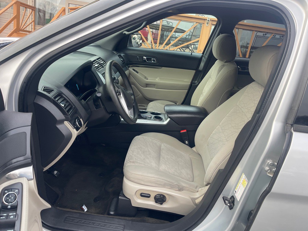 2013 Ford Explorer Image 11