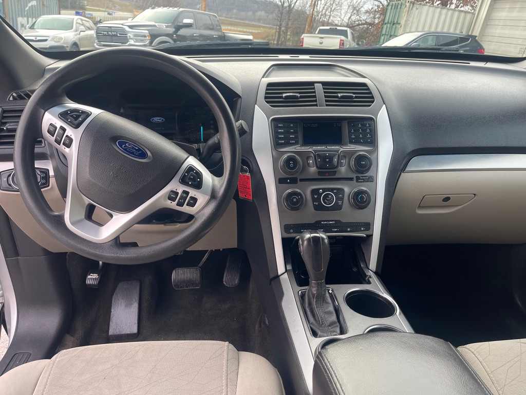 2013 Ford Explorer Image 12