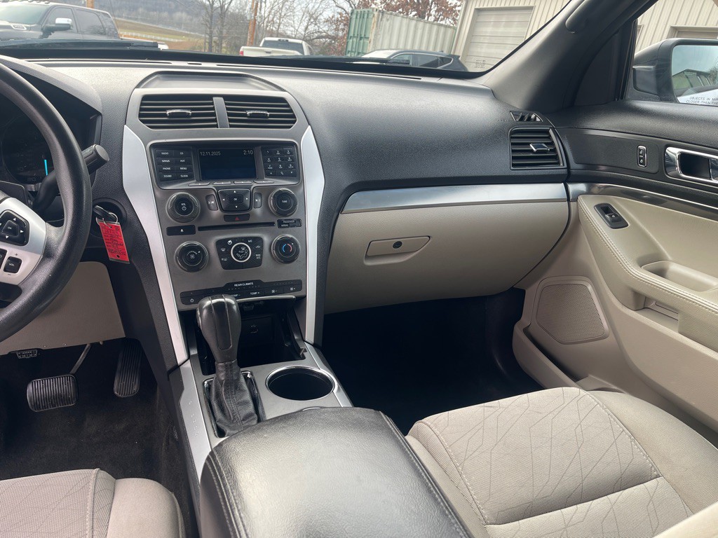 2013 Ford Explorer Image 13