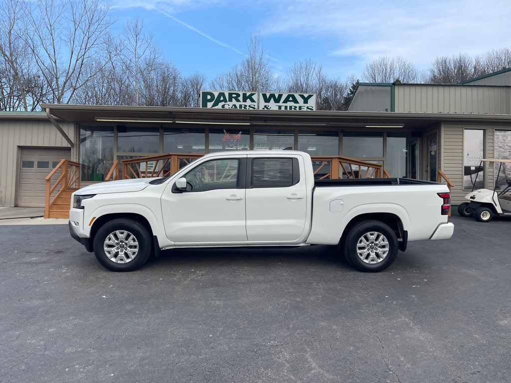 2022 Nissan Frontier Image 1