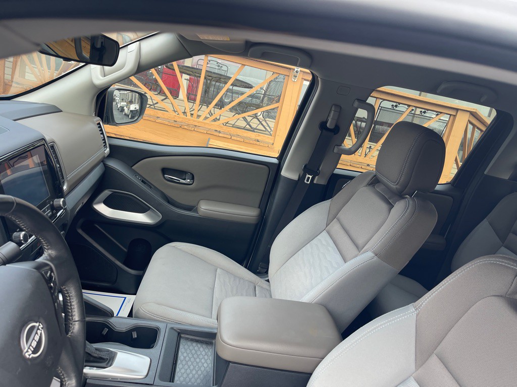 2022 Nissan Frontier Image 11