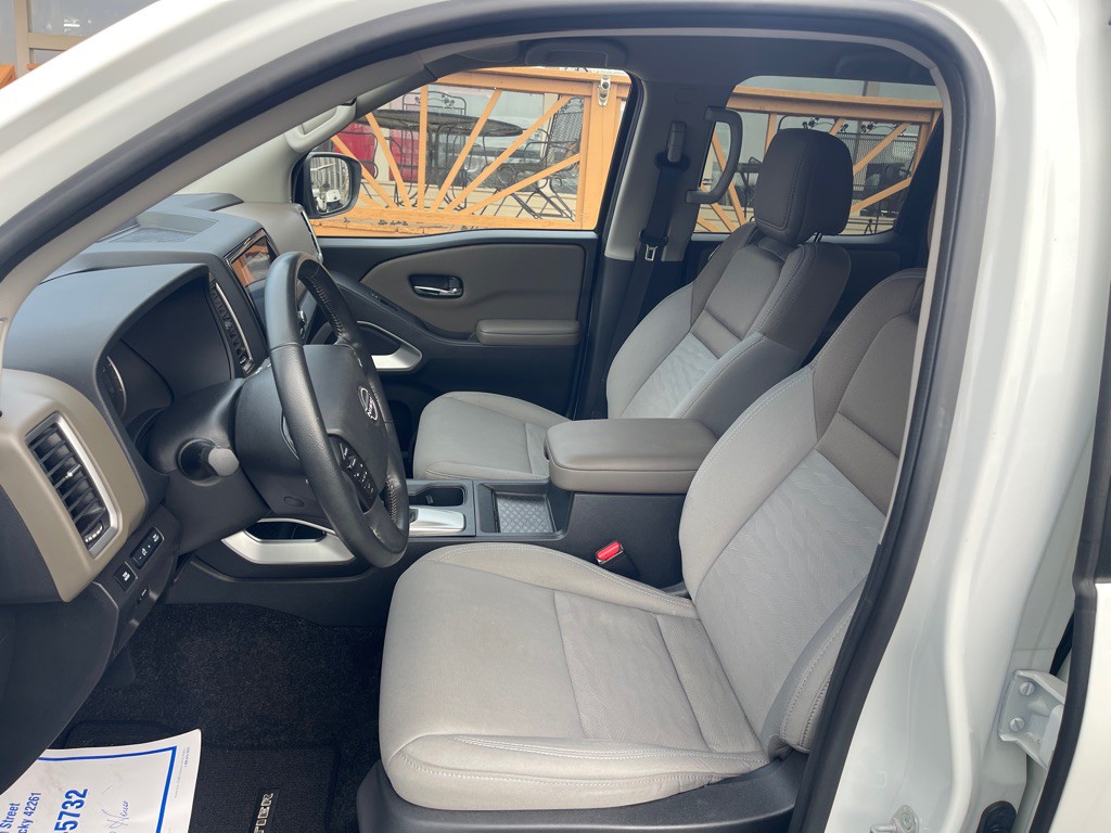 2022 Nissan Frontier Image 12