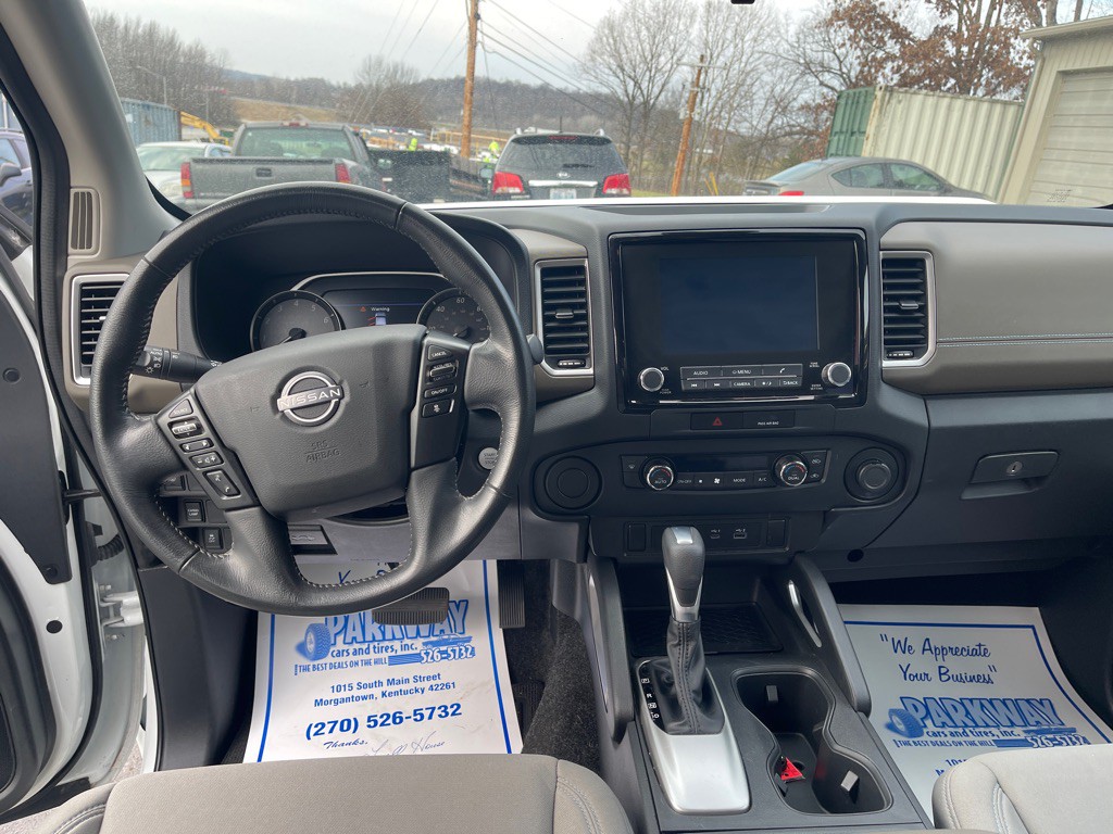 2022 Nissan Frontier Image 13