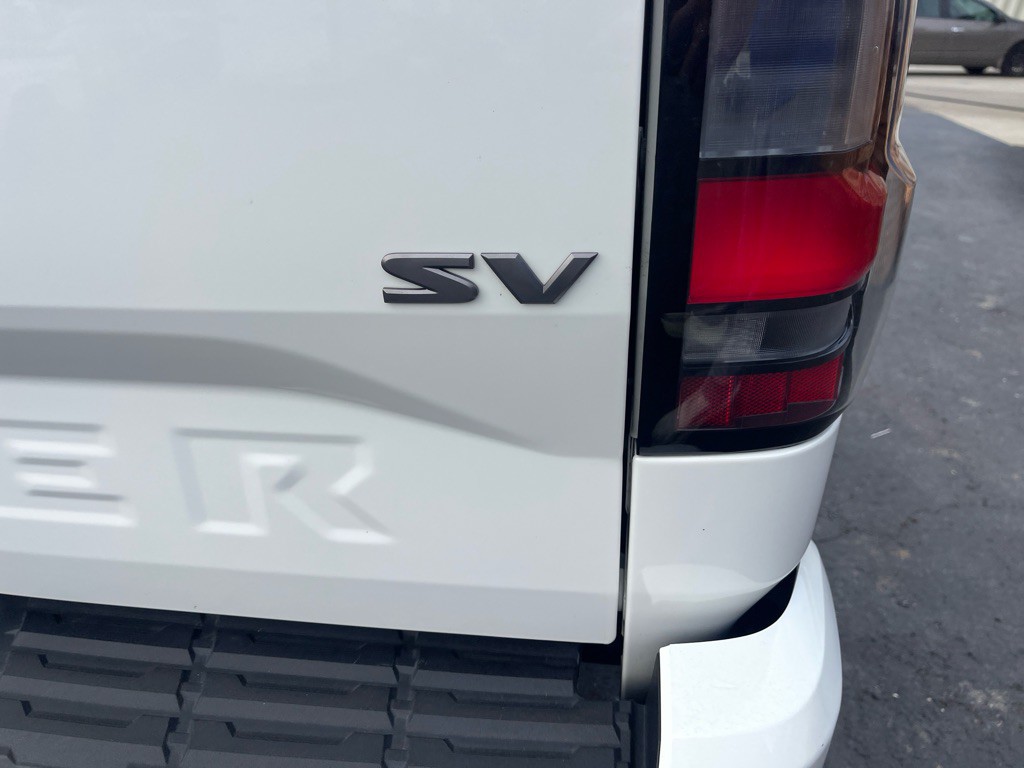 2022 Nissan Frontier Image 17