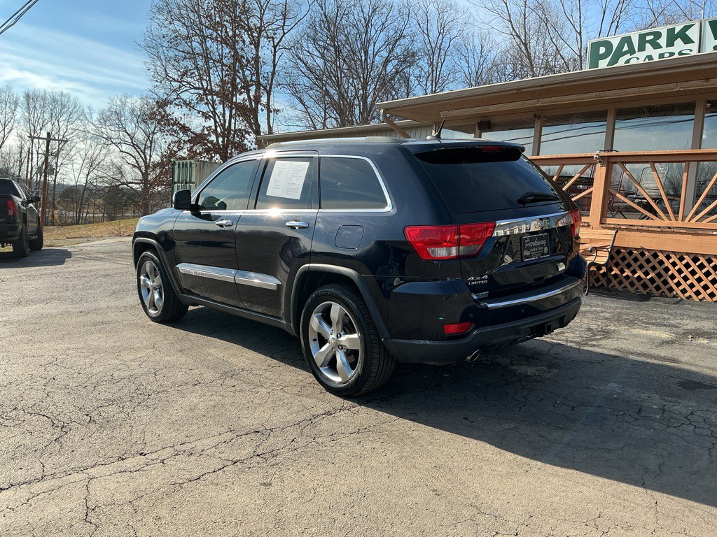 2011 Jeep Grand Cherokee Image 8
