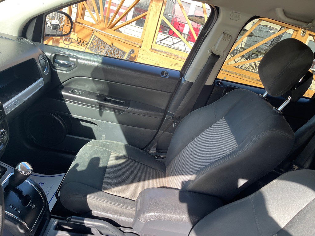 2014 Jeep Compass Image 10