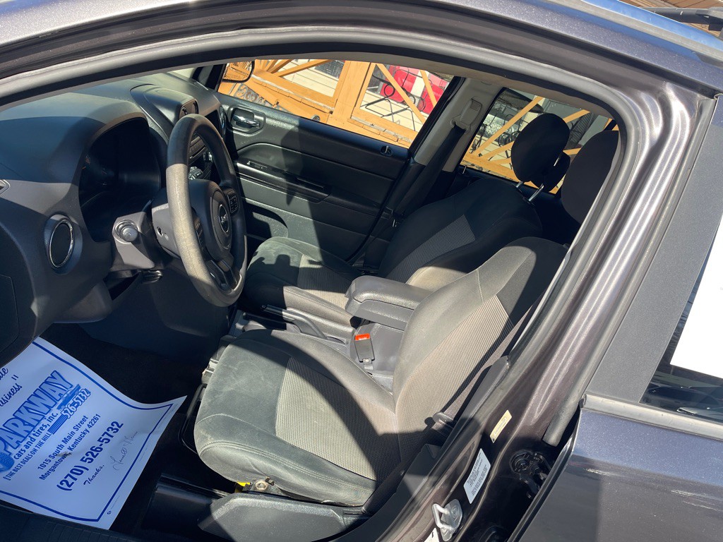 2014 Jeep Compass Image 11