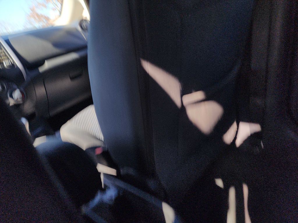 2014 Nissan Versa Image 6