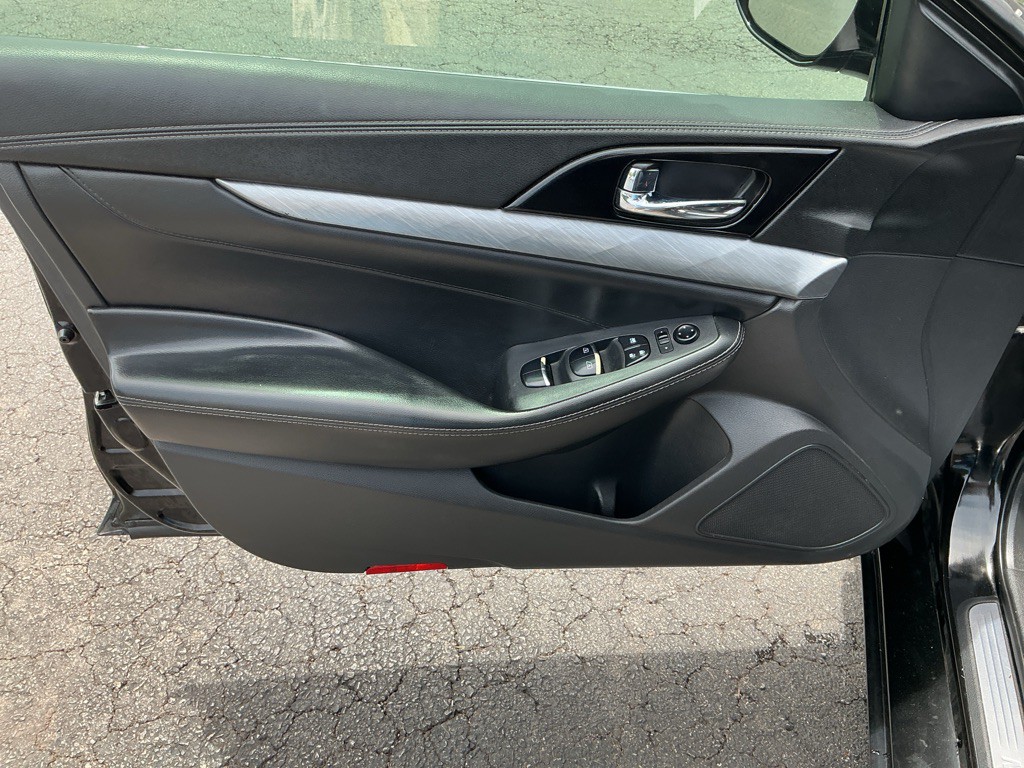 2018 Nissan Maxima Image 9