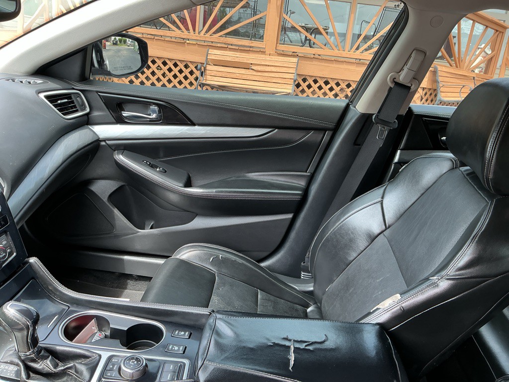 2018 Nissan Maxima Image 10