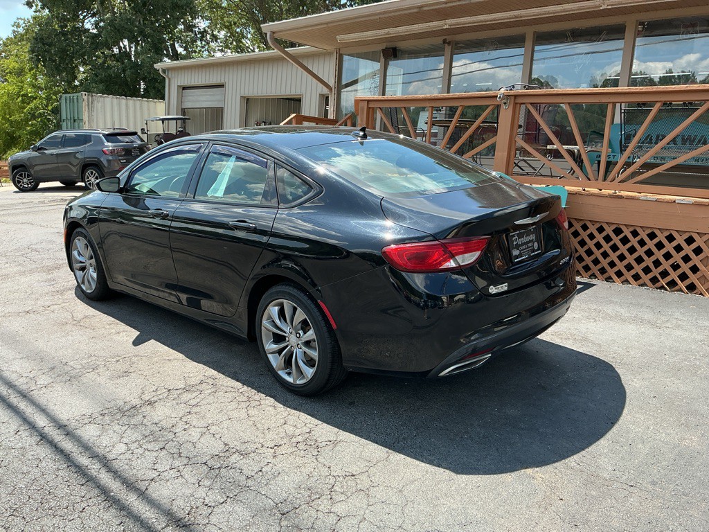 2015 Chrysler 200 Image 8