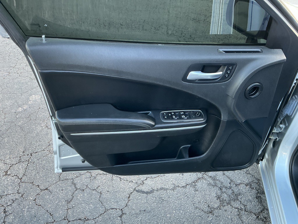 2021 Dodge Charger Image 9