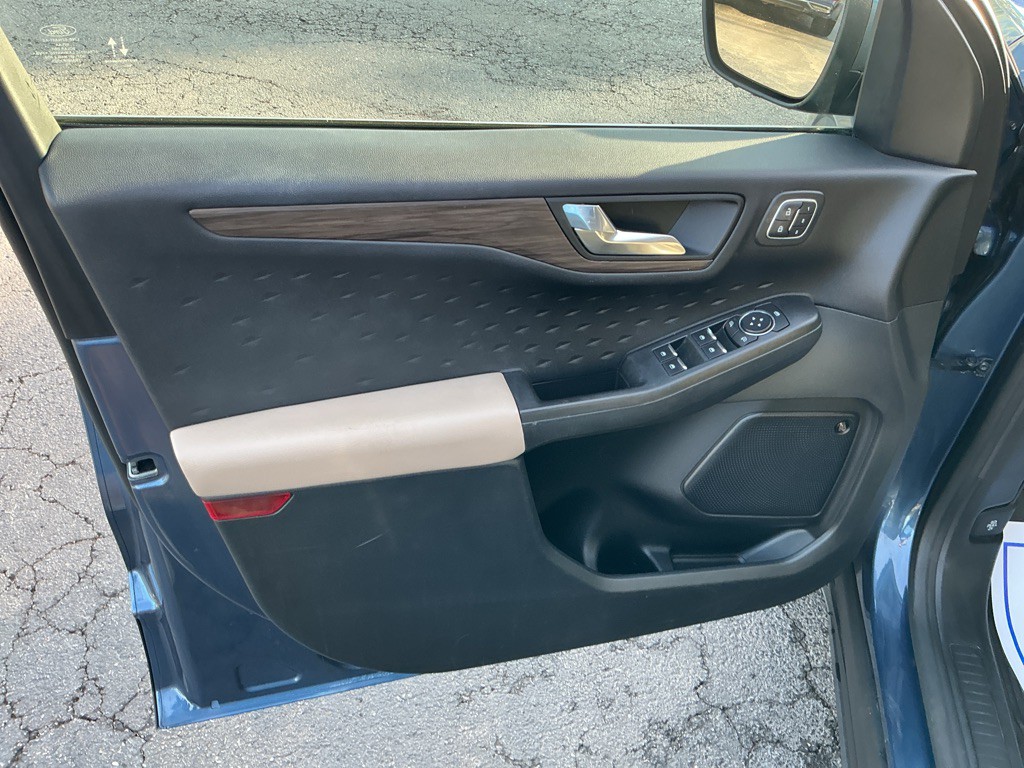 2020 Ford Escape Image 9