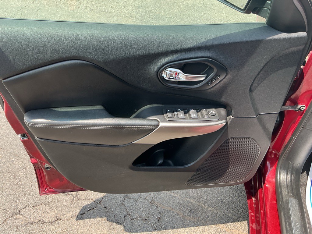 2020 Jeep Cherokee Image 9