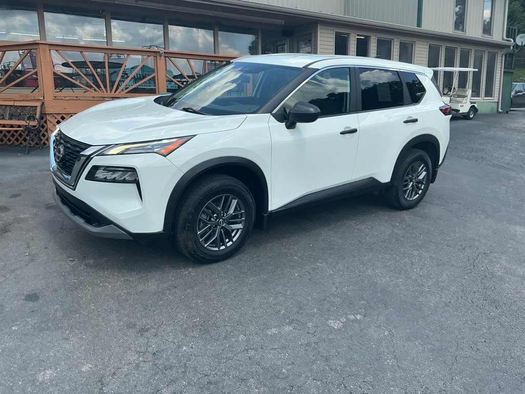 2023 Nissan Rogue Image 2