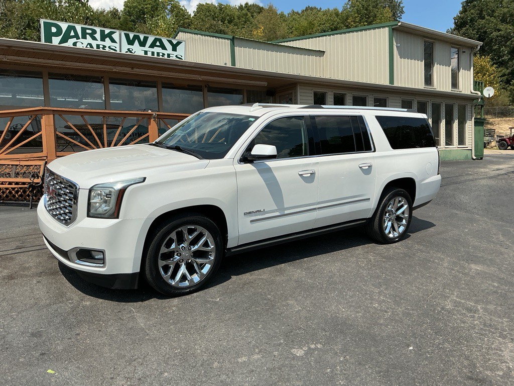 2020 GMC Yukon Image 2