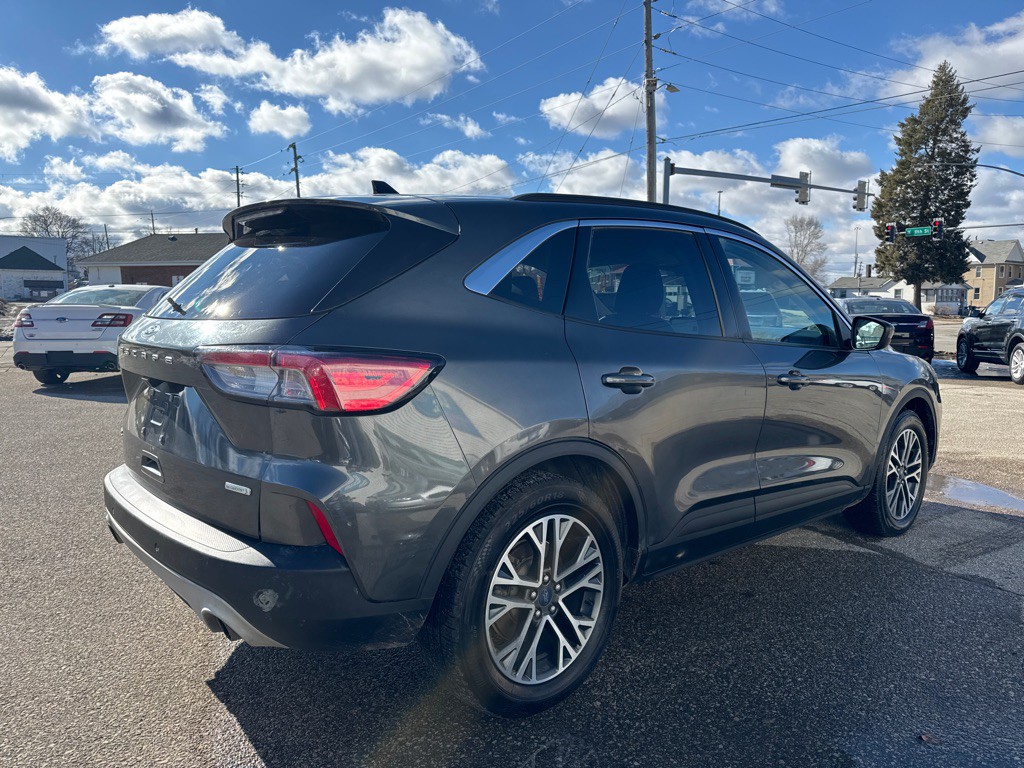 2020 Ford Escape Image 3