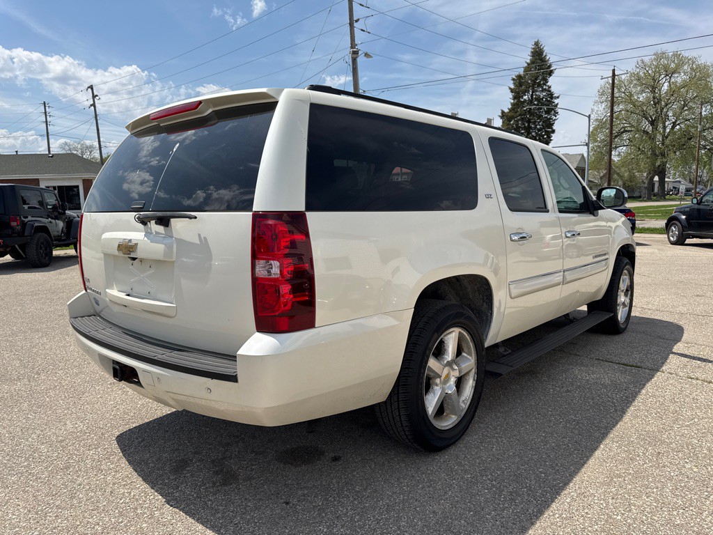 2008 Chevrolet Suburban Image 5