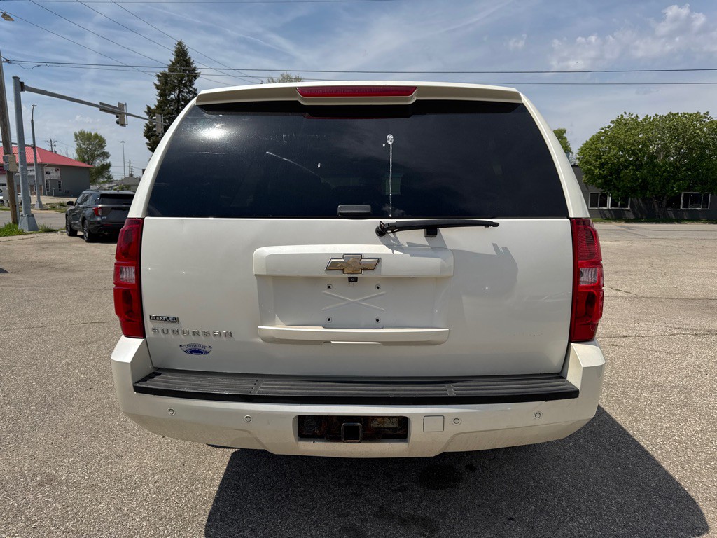 2008 Chevrolet Suburban Image 6