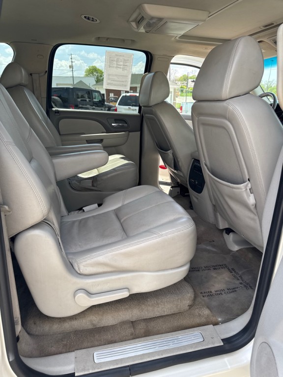 2008 Chevrolet Suburban Image 8