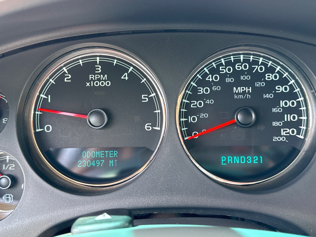 2008 Chevrolet Suburban Image 10