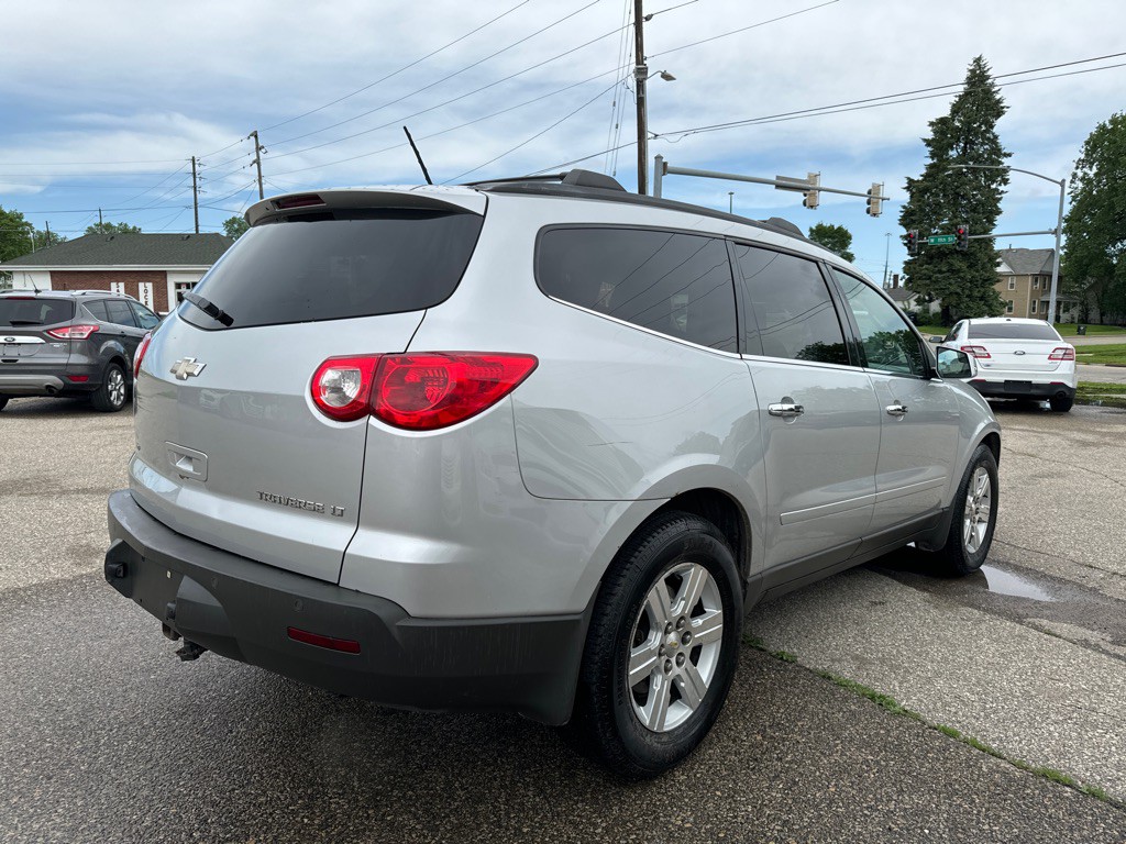 2011 Chevrolet Traverse Image 4