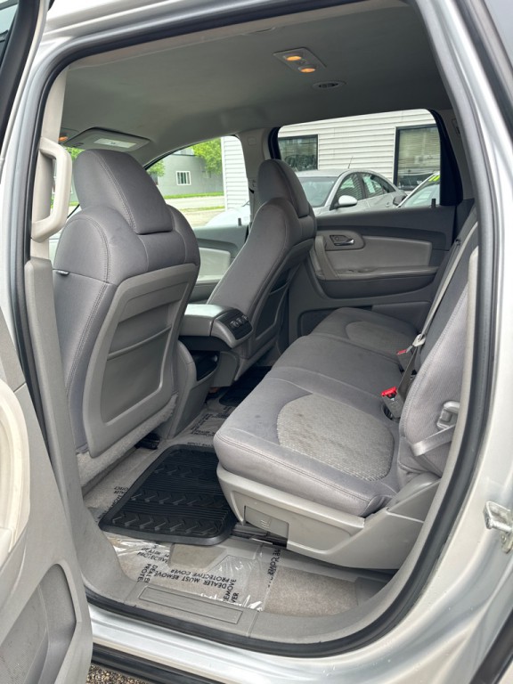 2011 Chevrolet Traverse Image 8