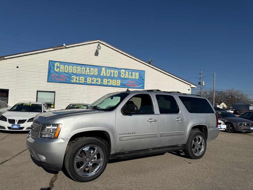 2011 Chevrolet Suburban Image 1