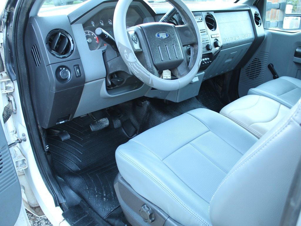2011 Ford F-350 Image 12