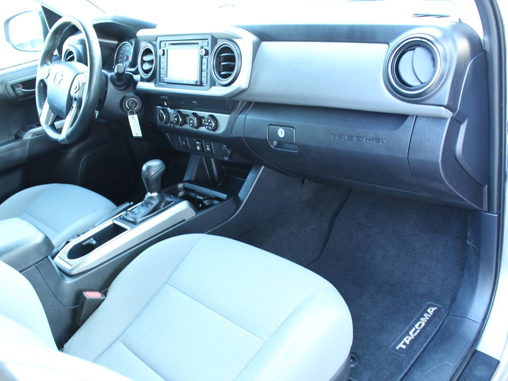 2019 Toyota Tacoma Image 12