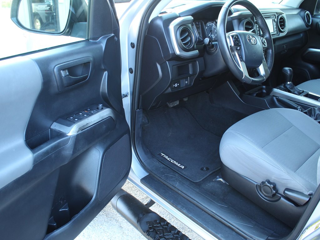 2019 Toyota Tacoma Image 15