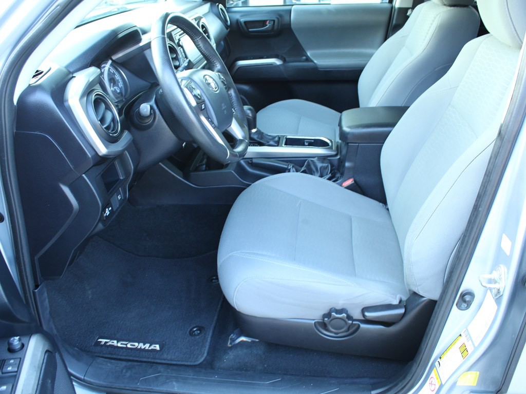 2019 Toyota Tacoma Image 16