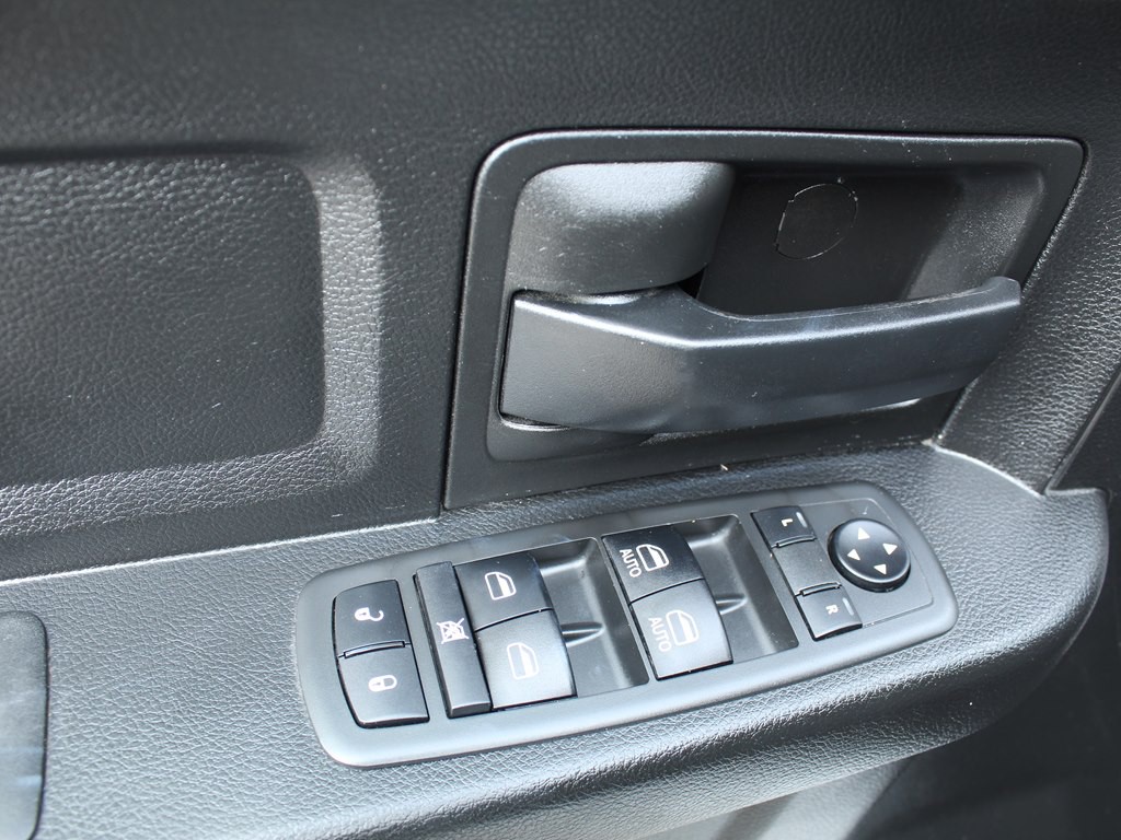 2021 RAM 1500 Image 15