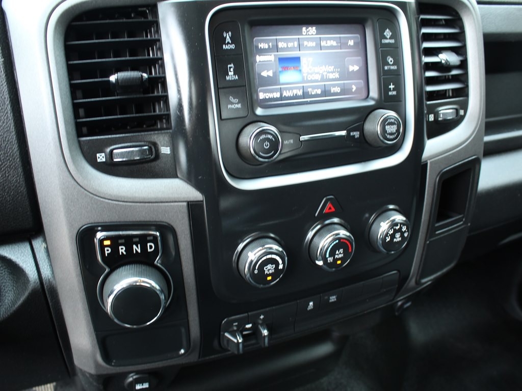 2021 RAM 1500 Image 28