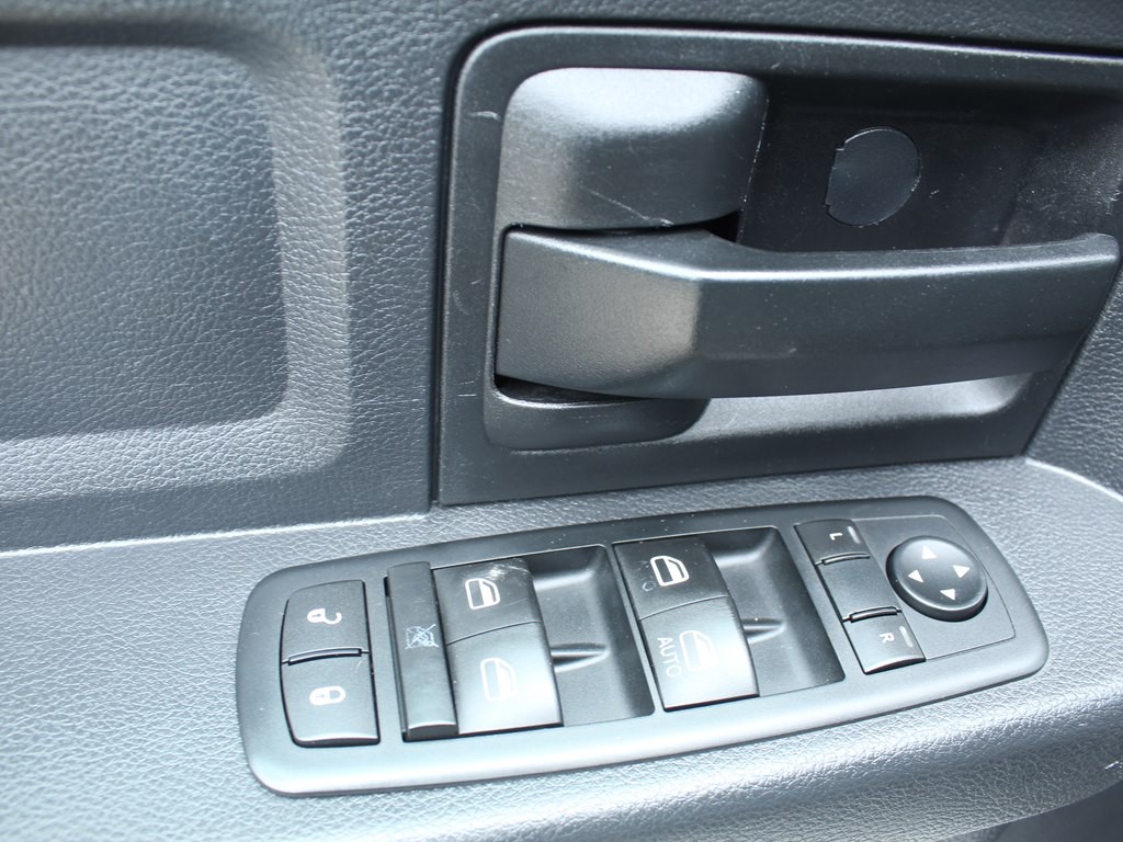 2015 RAM 1500 Image 15