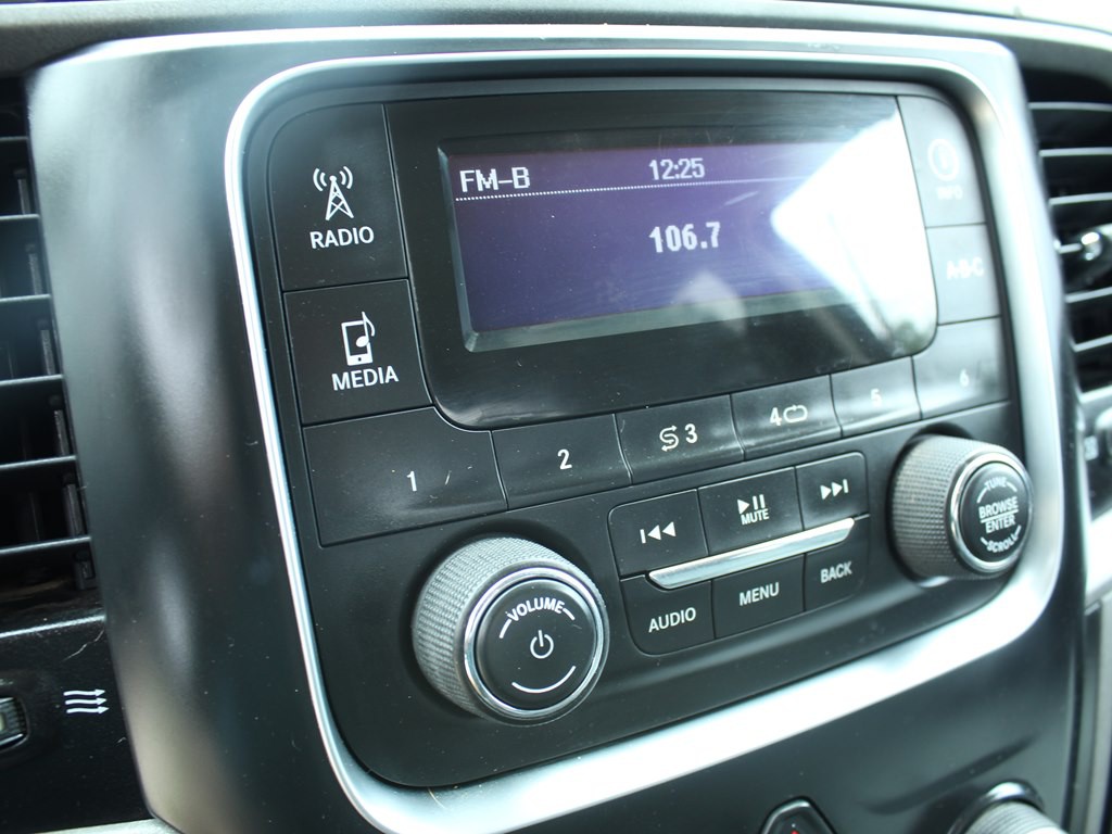 2015 RAM 1500 Image 27