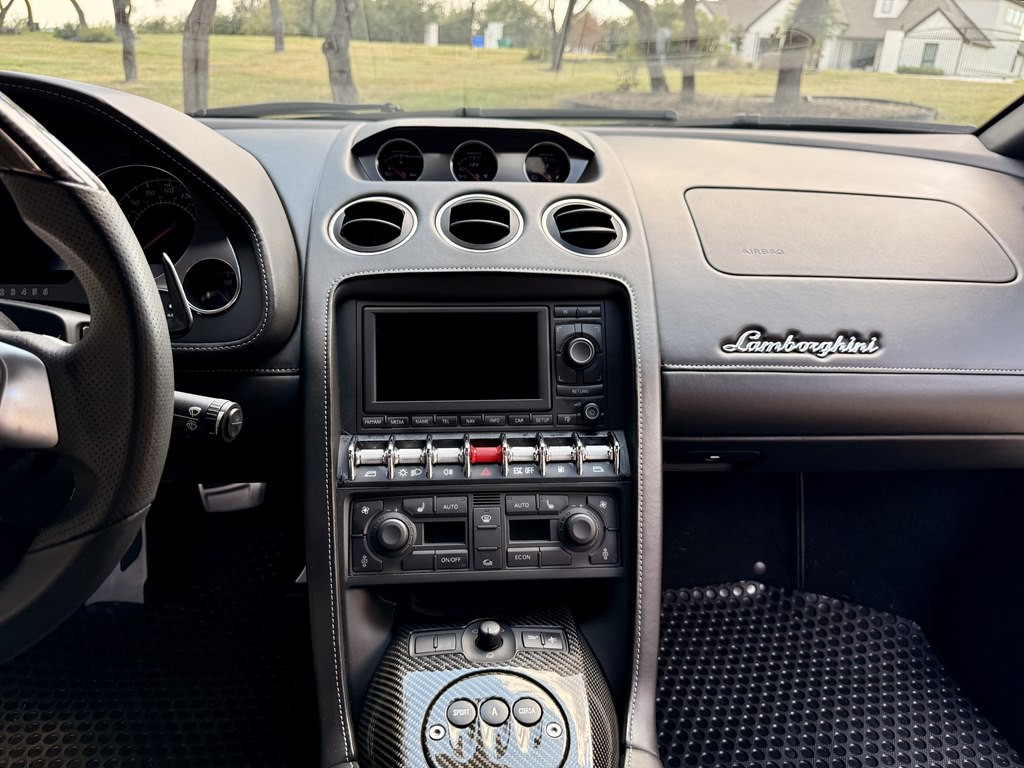 2012 Lamborghini Gallardo Image 11