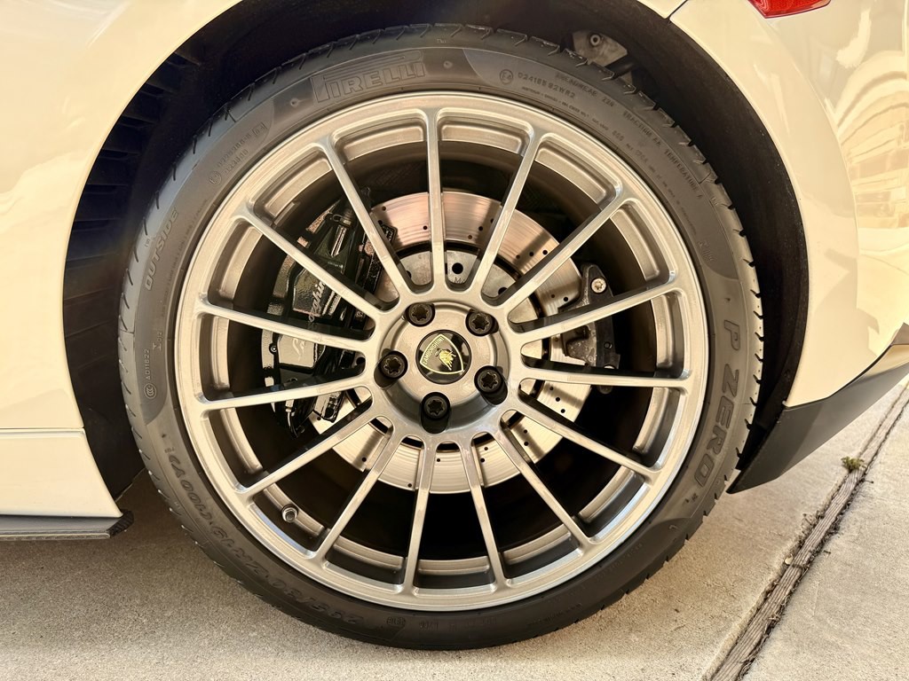 2012 Lamborghini Gallardo Image 25