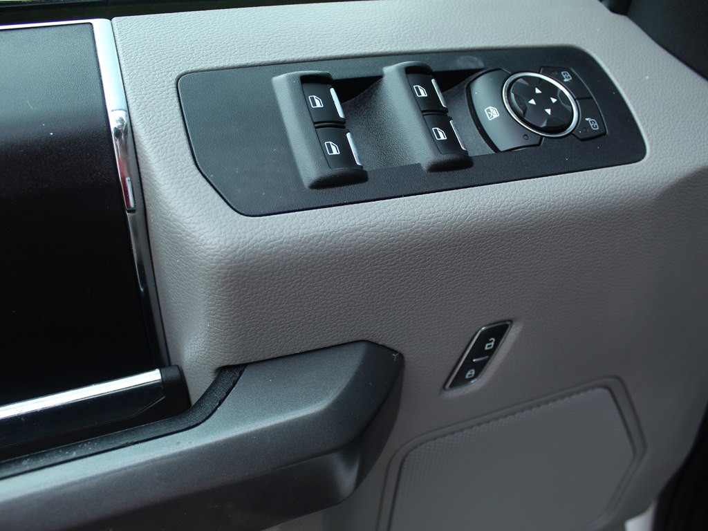 2015 Ford F-150 Image 16