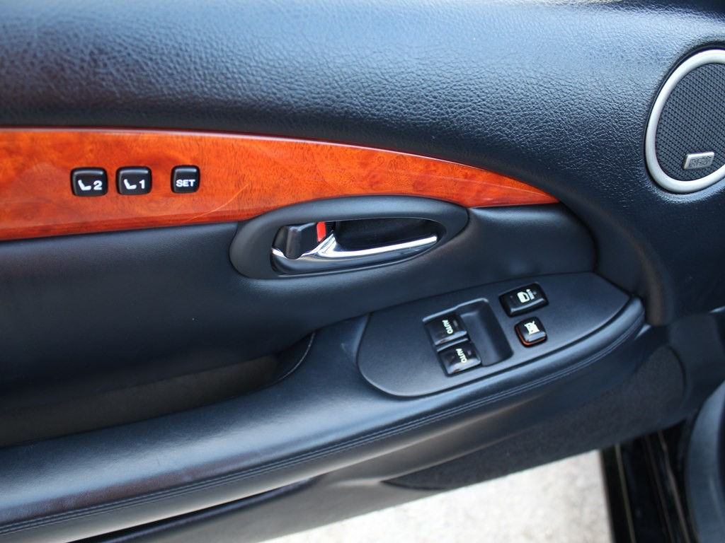2005 Lexus SC Image 21