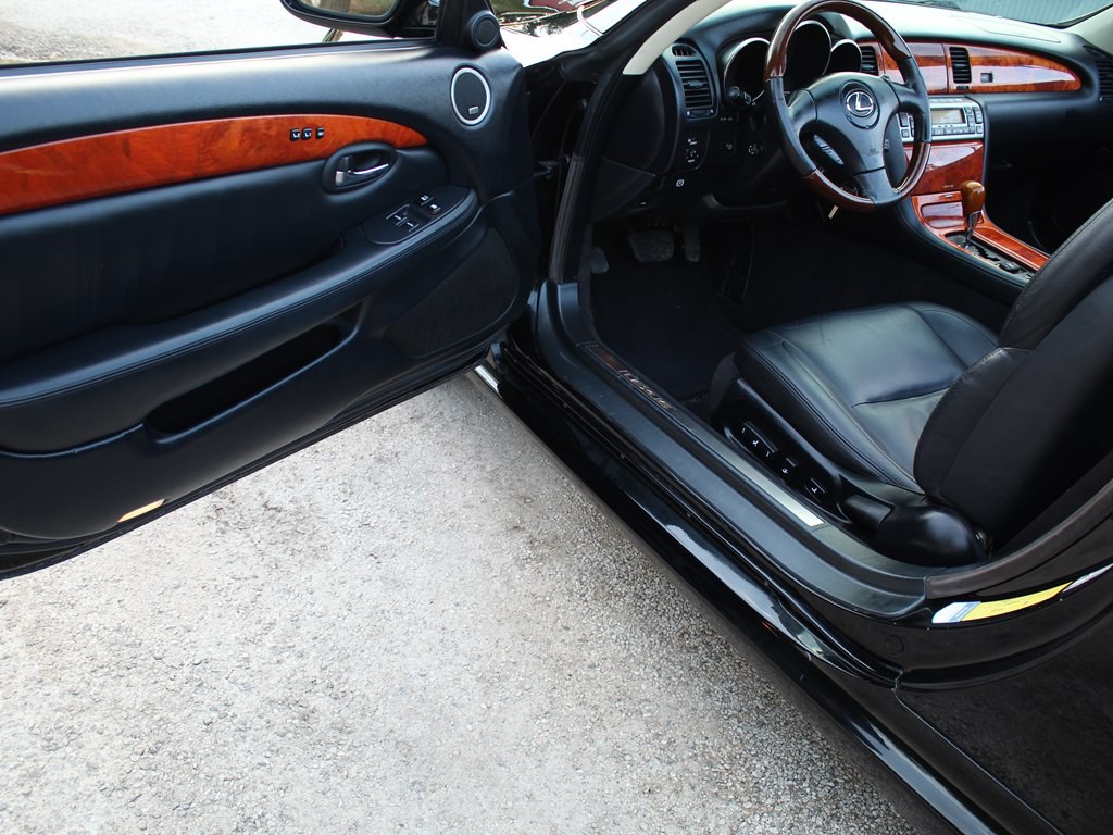 2005 Lexus SC Image 22