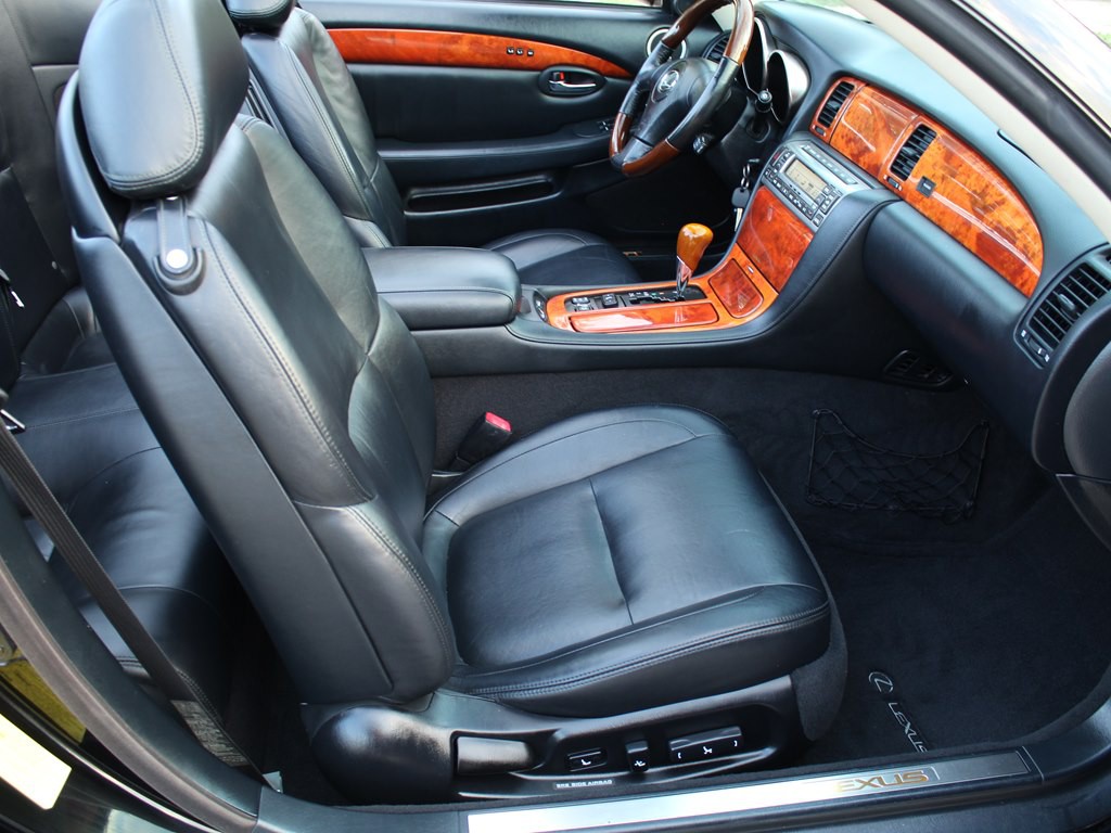 2005 Lexus SC Image 27