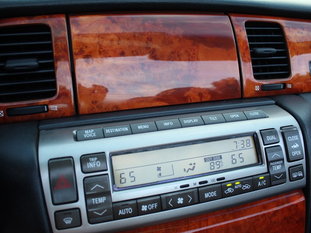 2005 Lexus SC Image 34